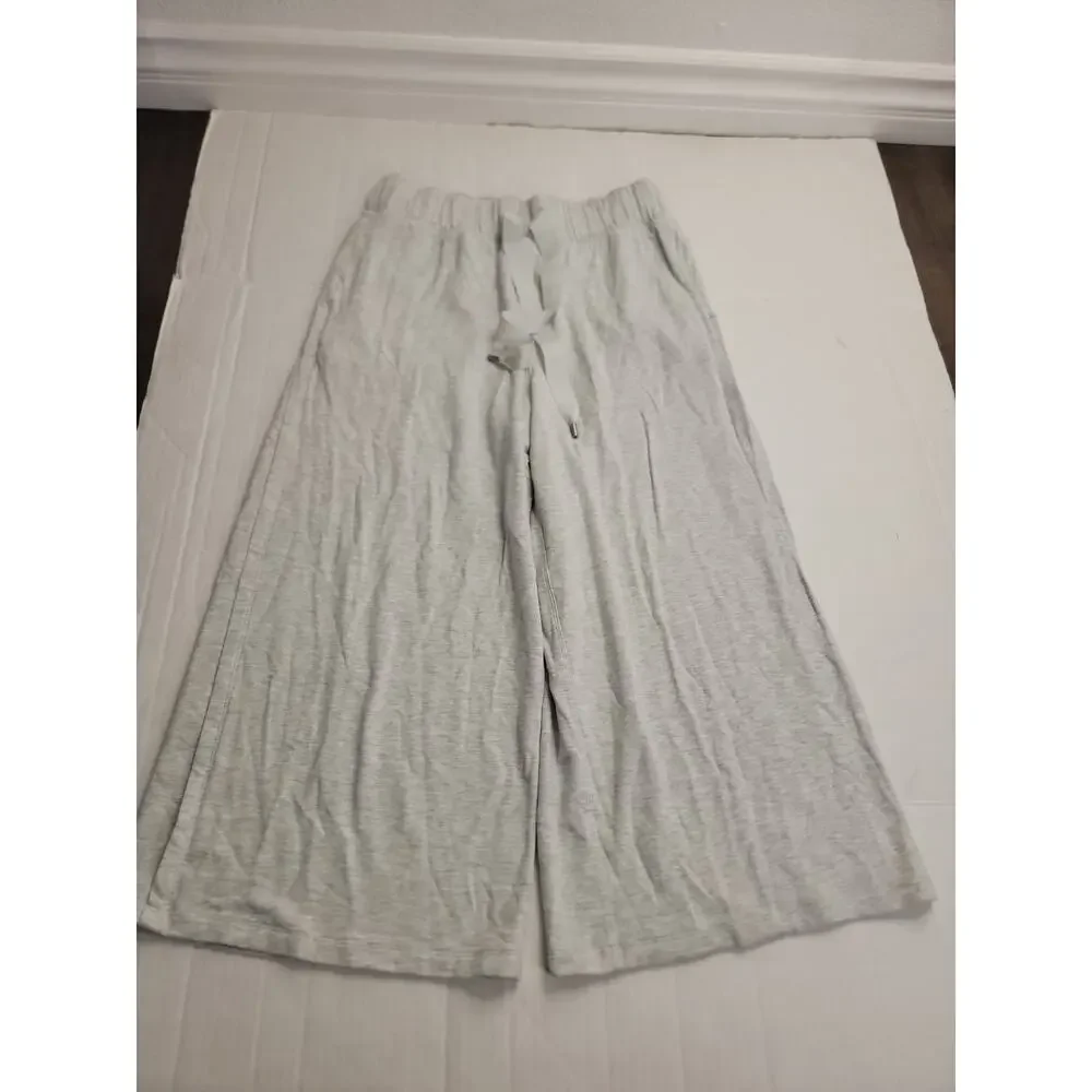 Lululemon Pants SZ 8 Seek Stillness Mid Rise Crop Heather Core Ultra Light Grey